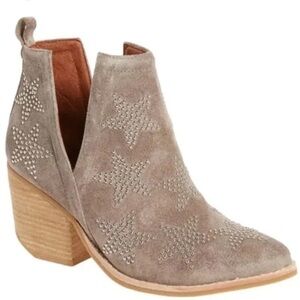 Jeffrey Campbell Asterial Booties Star Studded Suede Tan Silver Size 8